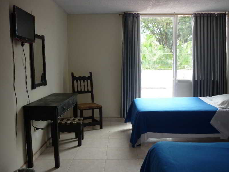 Hotel Calamo Plaza 皮塔利托 外观 照片