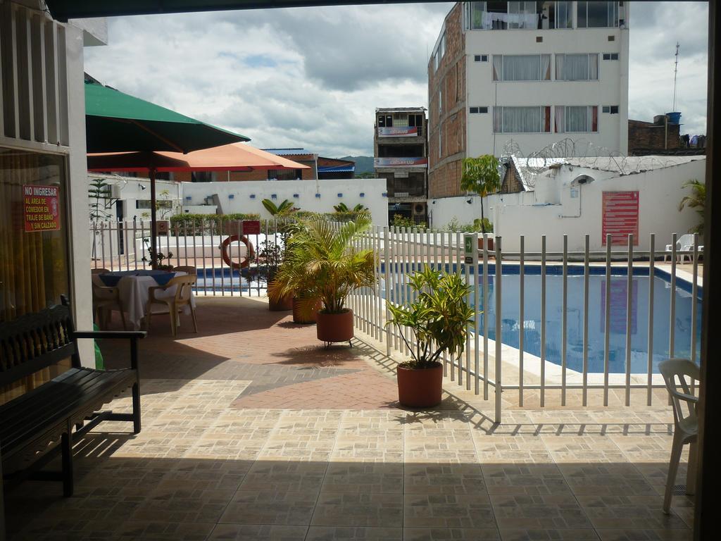 Hotel Calamo Plaza 皮塔利托 外观 照片