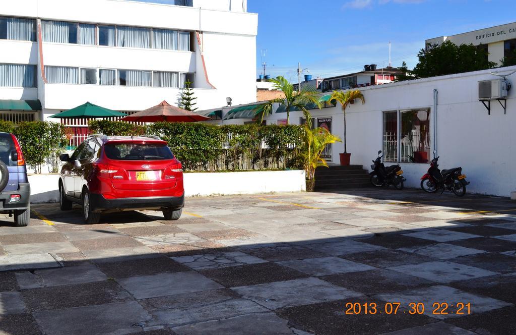 Hotel Calamo Plaza 皮塔利托 外观 照片